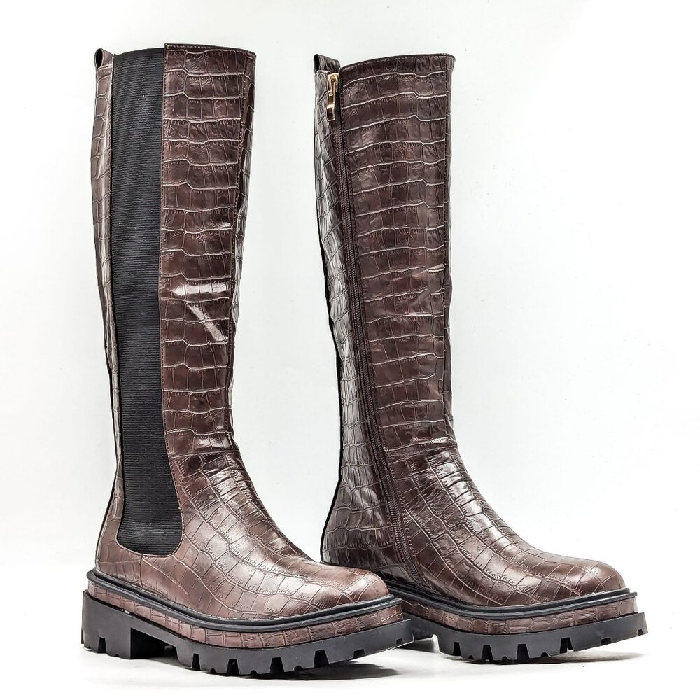 Torgeis NY Women Brown Croc Vegan Leather Stretch Elastic Panel Knee Boots sz 6.